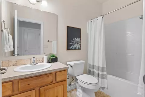 Bath - 2749 Longbow Dr, Twin Falls, ID 83301 photo 2 of 2