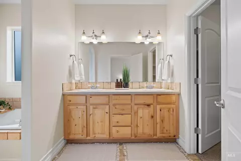 Bath - 2749 Longbow Dr, Twin Falls, ID 83301 photo 1 of 2