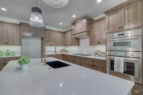 Kitchen - 856 N Nolina Ave, Eagle, ID 83616 photo 3 of 3