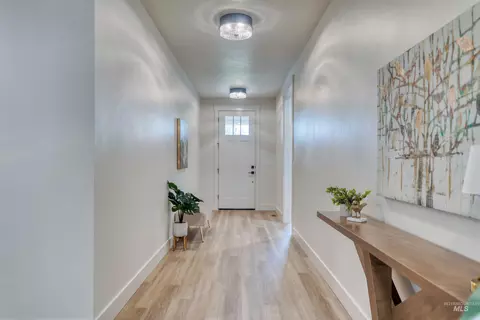 Entry Way - 856 N Nolina Ave, Eagle, ID 83616 photo 2 of 5