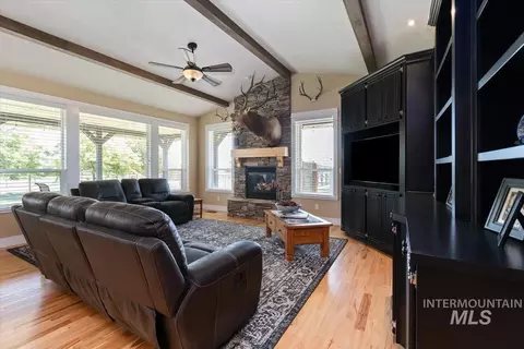 Living - 26829 Harvey Rd, Caldwell, ID 83607 photo 1 of 3
