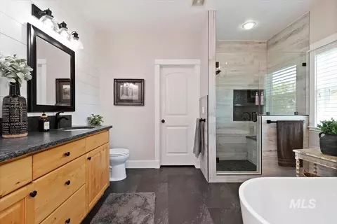 Bath - 26829 Harvey Rd, Caldwell, ID 83607 photo 1 of 6