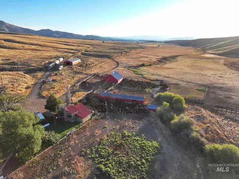 Exterior - 5601 Farley Rd, Ironside, OR 97908 photo 6 of 20