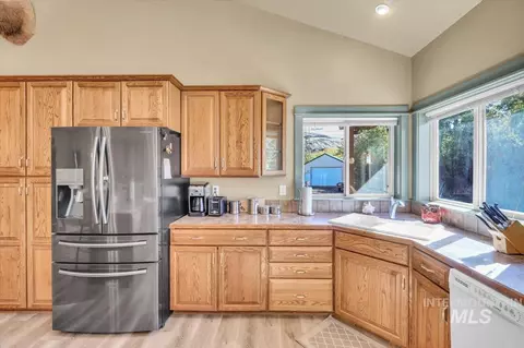 Kitchen - 29500 Third Fork Rd, Ola, ID 83657 photo 4 of 4