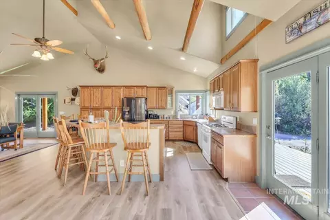 Kitchen - 29500 Third Fork Rd, Ola, ID 83657 photo 2 of 4