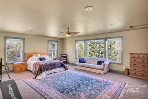 Bedroom - 29500 Third Fork Rd, Ola, ID 83657 photo 2 of 4