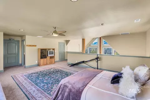 Bedroom - 29500 Third Fork Rd, Ola, ID 83657 photo 4 of 4