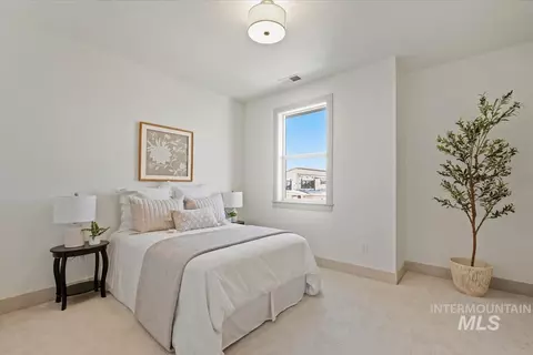 Bedroom - 2240 N Palaestra Ave, Eagle, ID 83616 photo 3 of 6