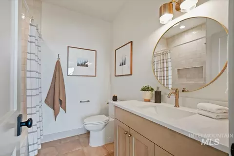Bath - 2240 N Palaestra Ave, Eagle, ID 83616 photo 1 of 2