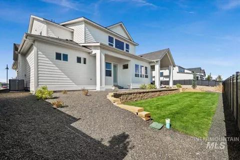 Exterior - 2240 N Palaestra Ave, Eagle, ID 83616 photo 5 of 8