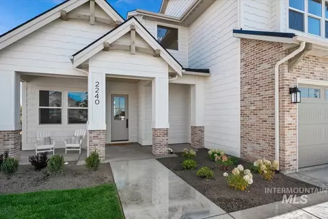 Exterior - 2240 N Palaestra Ave, Eagle, ID 83616 photo 3 of 8