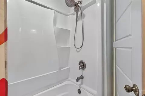 Bath - 1124 W Galloway Ave, Weiser, ID 83672 photo 2 of 2