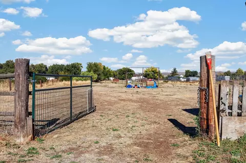 Exterior - 1124 W Galloway Ave, Weiser, ID 83672 photo 12 of 15