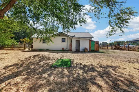 Exterior - 1124 W Galloway Ave, Weiser, ID 83672 photo 4 of 15