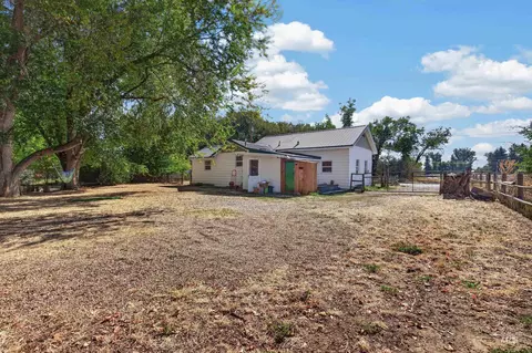 Exterior - 1124 W Galloway Ave, Weiser, ID 83672 photo 5 of 15