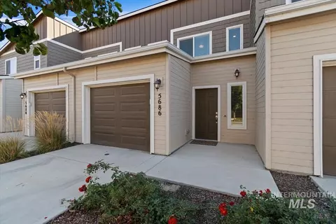 5686 Cherry Ln, Nampa, ID 83687