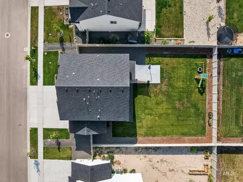 5260 E Burnte Peak St, Nampa, ID 83687