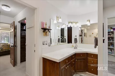 Bath - 1760 Fairmont Dr, Weiser, ID 83672 photo 1 of 6