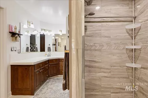 Bath - 1760 Fairmont Dr, Weiser, ID 83672 photo 3 of 6