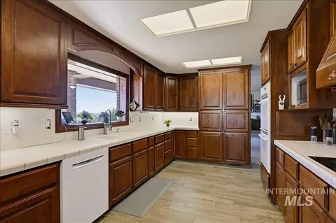 Kitchen - 1760 Fairmont Dr, Weiser, ID 83672 photo 3 of 3