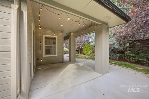 Exterior - 1148 E Redwall Ct, Meridian, ID 83646 photo 5 of 10