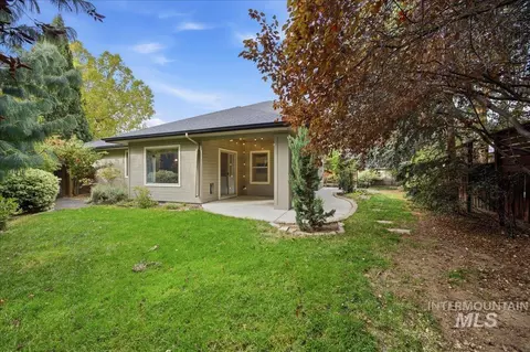 Exterior - 1148 E Redwall Ct, Meridian, ID 83646 photo 6 of 10