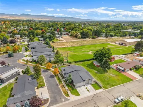 View/Area - 372 N Taylor St, Eagle, ID 83616 photo 2 of 5