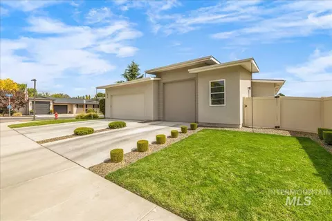 Exterior - 372 N Taylor St, Eagle, ID 83616 photo 4 of 9