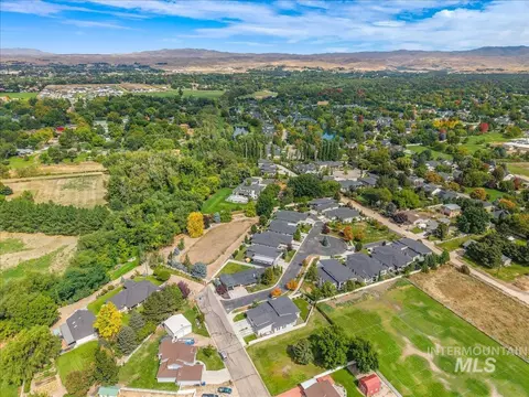 View/Area - 372 N Taylor St, Eagle, ID 83616 photo 3 of 5