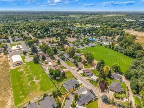 View/Area - 372 N Taylor St, Eagle, ID 83616 photo 4 of 5