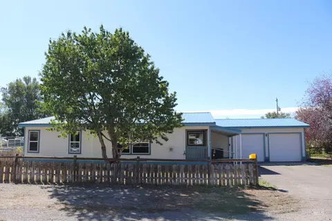 175 W Cassia Ave, Richfield, ID 83349