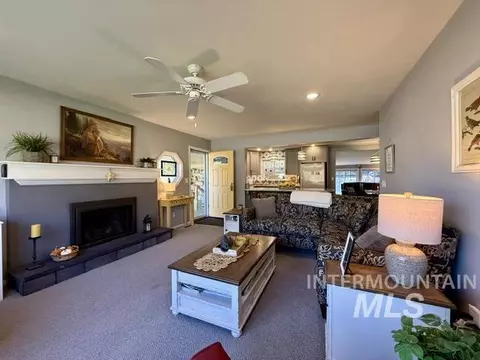 Living - 503 E Galloway, Weiser, ID 83672 photo 2 of 3