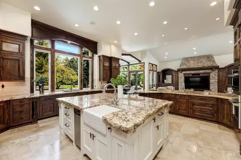 Kitchen - 1152 W Newfield Dr, Eagle, ID 83616 photo 4 of 5