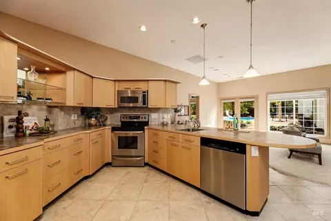 Kitchen - 1152 W Newfield Dr, Eagle, ID 83616 photo 5 of 5