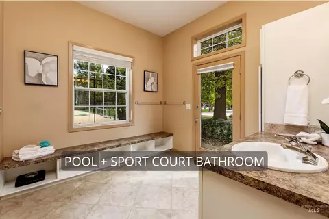 Bath - 1152 W Newfield Dr, Eagle, ID 83616 photo 4 of 4