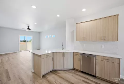 Kitchen - 618 N Palaestra Ave, Eagle, ID 83616 photo 2 of 2