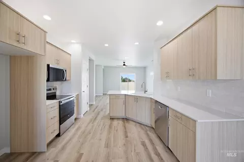 Kitchen - 618 N Palaestra Ave, Eagle, ID 83616 photo 1 of 2