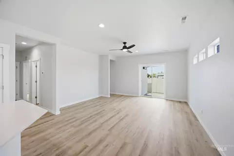 Living - 618 N Palaestra Ave, Eagle, ID 83616 photo 1 of 2