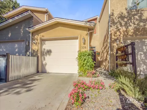 328 E Water Pocket Ln, Garden City, ID 83714