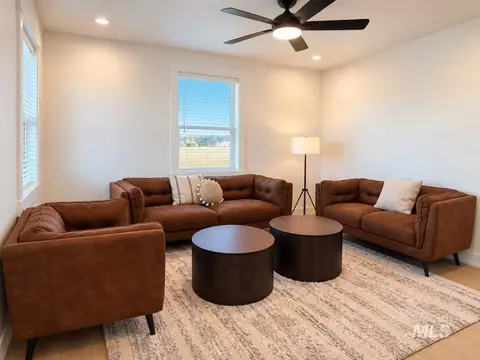 Living - 567 S Canyon Dr, Franklin, ID 83237 photo 1 of 2