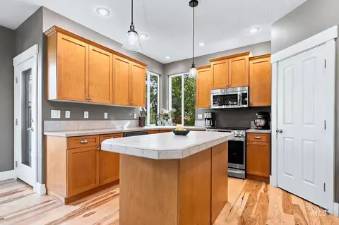 Kitchen - 1550 N Tadpole, Eagle, ID 83616 photo 1 of 4