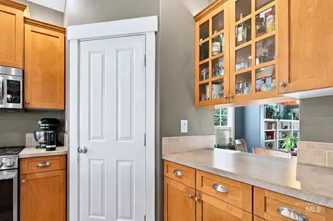 Kitchen - 1550 N Tadpole, Eagle, ID 83616 photo 4 of 4