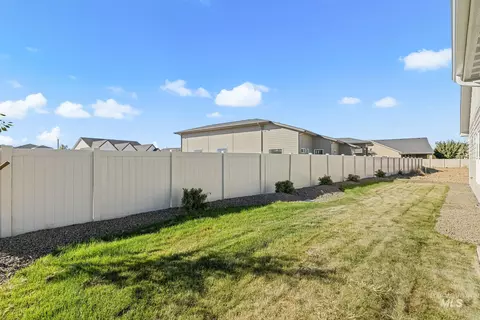Exterior - 741 E Bouquet Ct, Kuna, ID 83634 photo 4 of 7