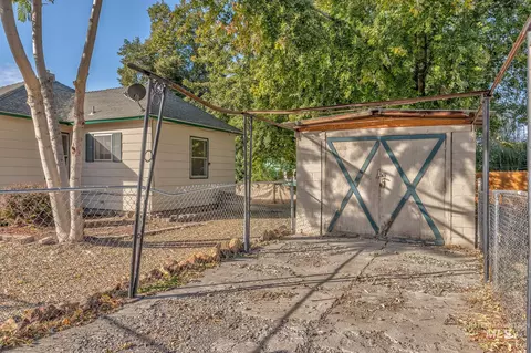 Exterior - 323 E 4th St, Weiser, ID 83672 photo 2 of 8