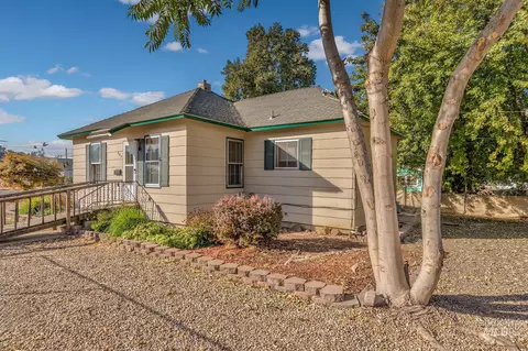 Exterior - 323 E 4th St, Weiser, ID 83672 photo 1 of 8