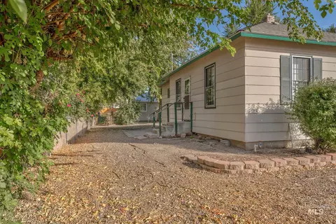 Exterior - 323 E 4th St, Weiser, ID 83672 photo 3 of 8