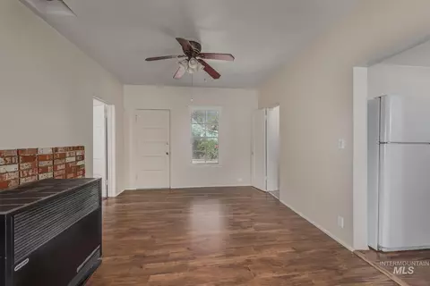 Living - 323 E 4th St, Weiser, ID 83672 photo 3 of 3