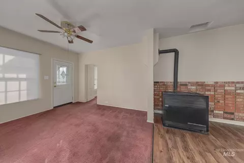Living - 323 E 4th St, Weiser, ID 83672 photo 2 of 3