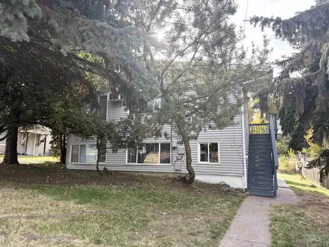 537 E St, Moscow, ID 83843