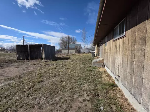 Exterior - 221 Juniper St, Buhl, ID 83316 photo 3 of 6